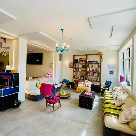 Demain C'est Loin ホステル *