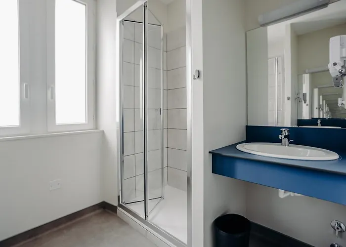 Demain C'est Loin ホステル *