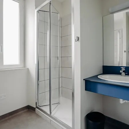 Demain C'est Loin ホステル *