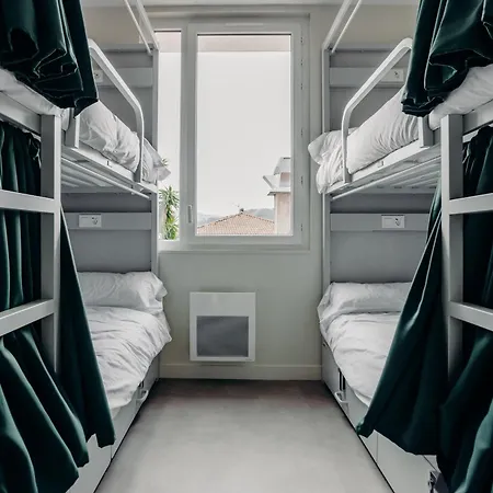 ホステル Demain C'est Loin アンダイエ