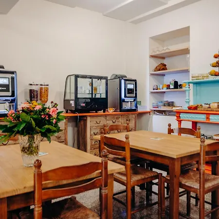 Demain C'est Loin بيت شباب