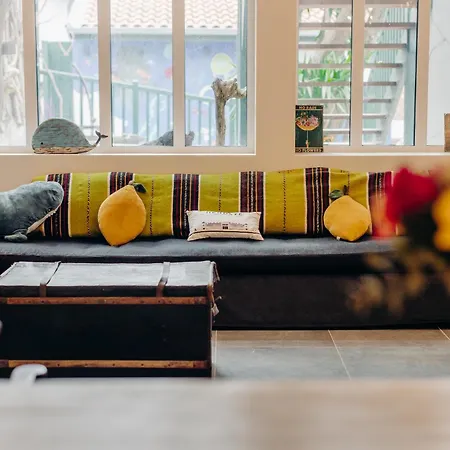 Demain C'est Loin ホステル *