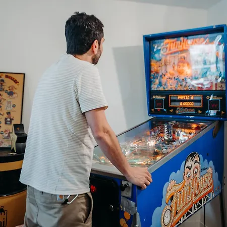 Demain C'est Loin ホステル