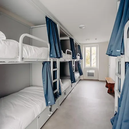 Demain C'est Loin بيت شباب