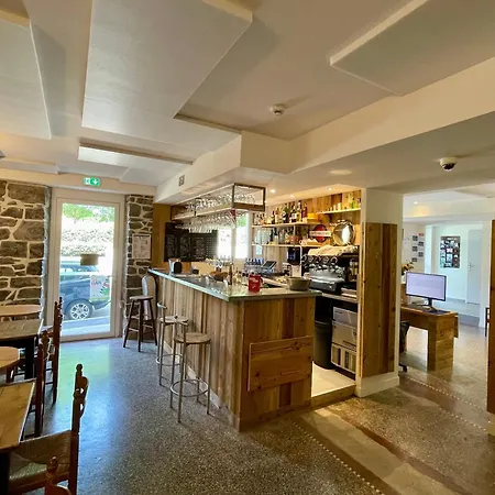 بيت شباب Demain C'est Loin أُنْداي