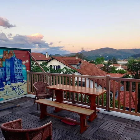 Vandrerhjem Demain C'est Loin