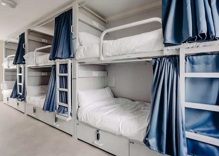 Demain C'est Loin Hostel Hendaye