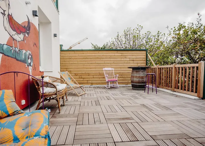 Demain C'est Loin Vandrerhjem *